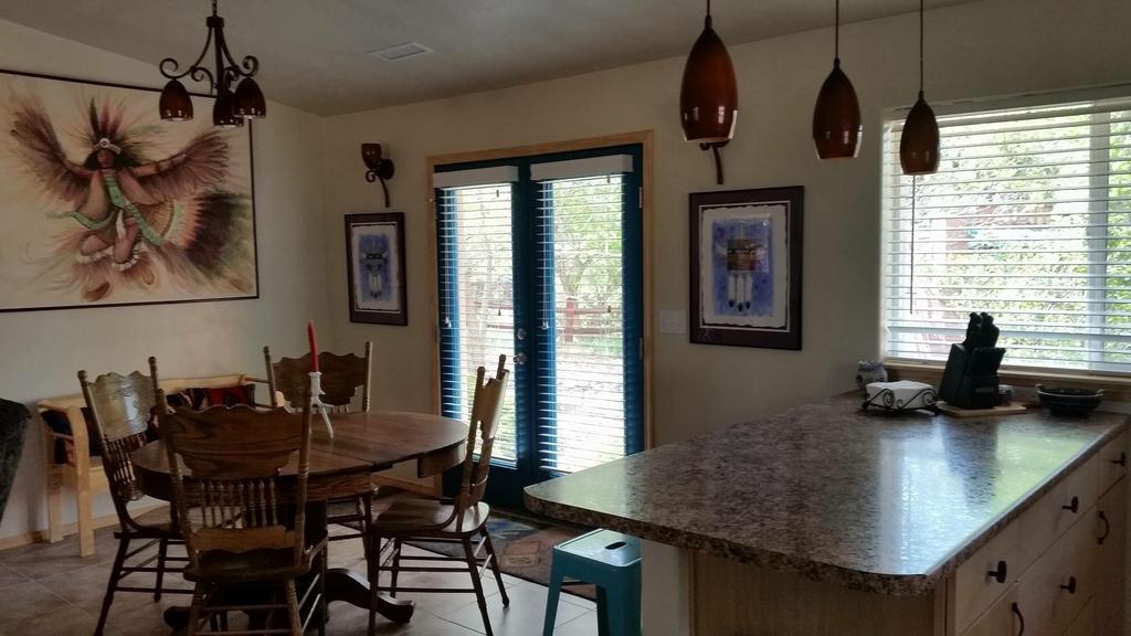 Grizzly Roadhouse Bed And Breakfast Cortez Esterno foto